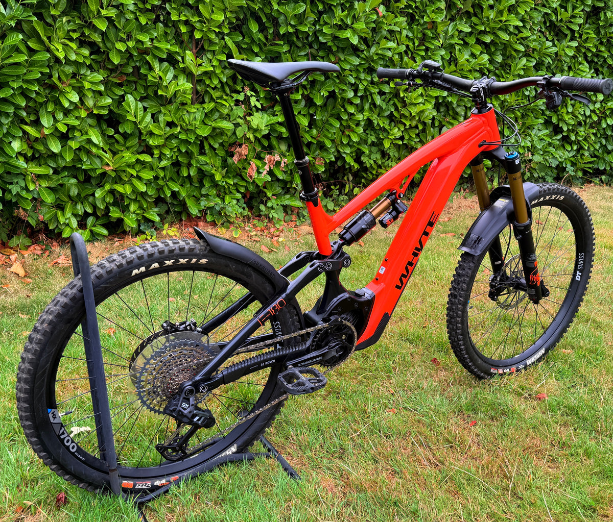Whyte E180- RSX | Size Large | 90 miles |