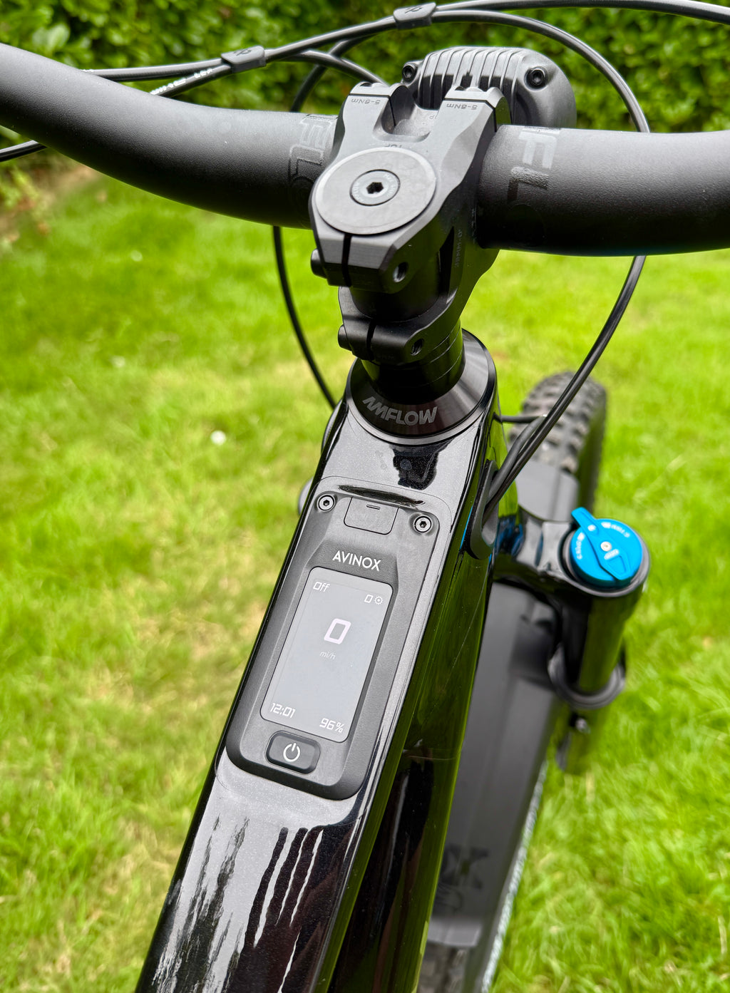 AMFLOW PX CARBON 700WH | 2027 | MEDIUM | 491 MILES | DJi AVINOX M2-S