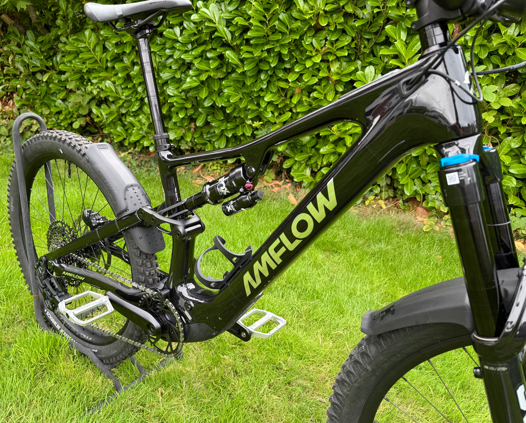 AMFLOW PX CARBON 700WH | 2027 | MEDIUM | 491 MILES | DJi AVINOX M2-S