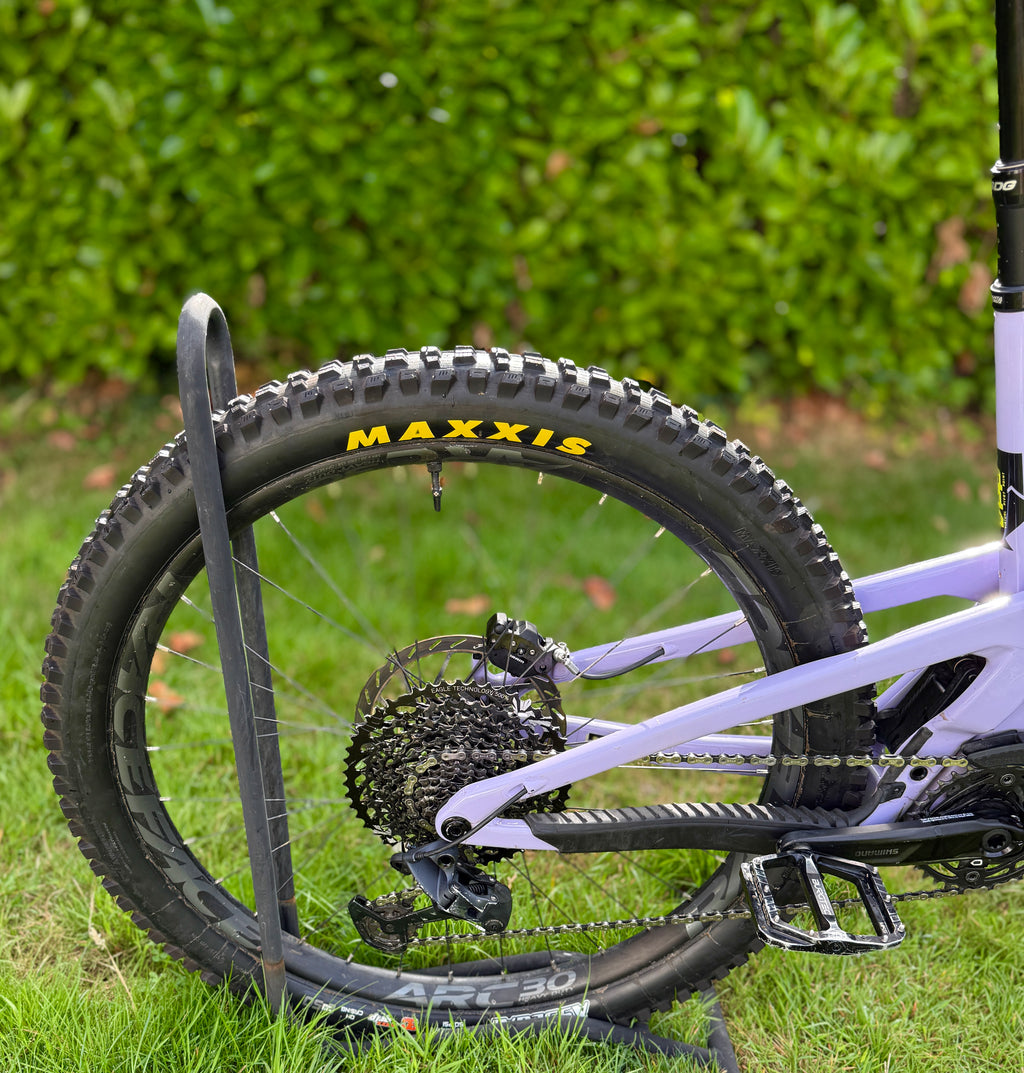 Santa Cruz Bullit CC MX | Large | Upgraded | Spare Battery