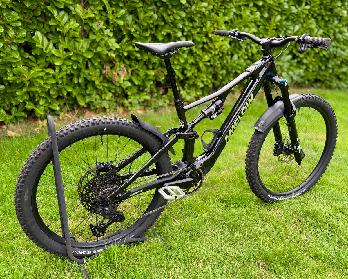 AMFLOW PX CARBON 700WH | 2027 | MEDIUM | 491 MILES | DJi AVINOX M2-S