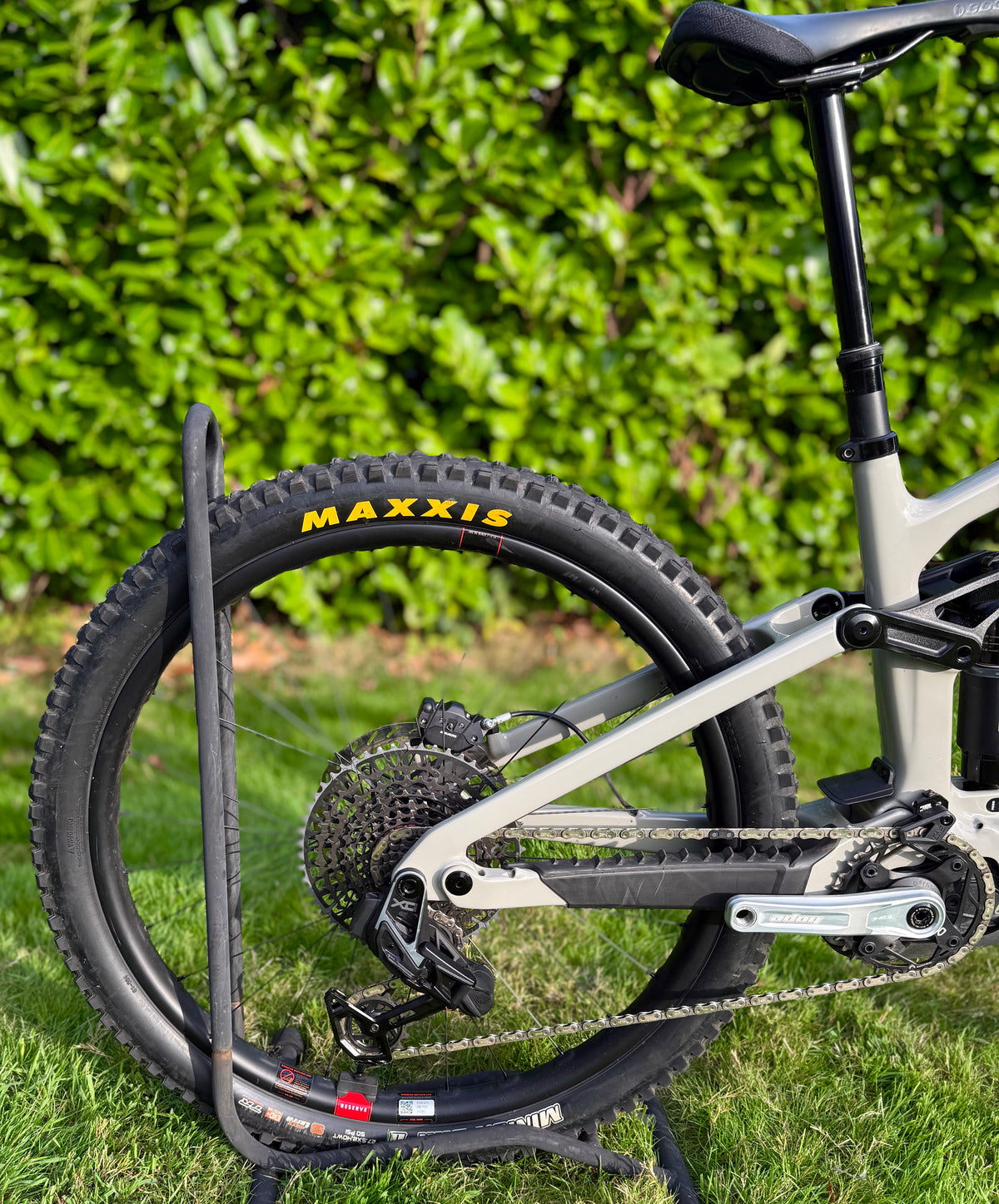 2026 Santa Cruz Vala | Size Medium | HUGE SPEC | Bosch Gen 5 120nm | Low Miles