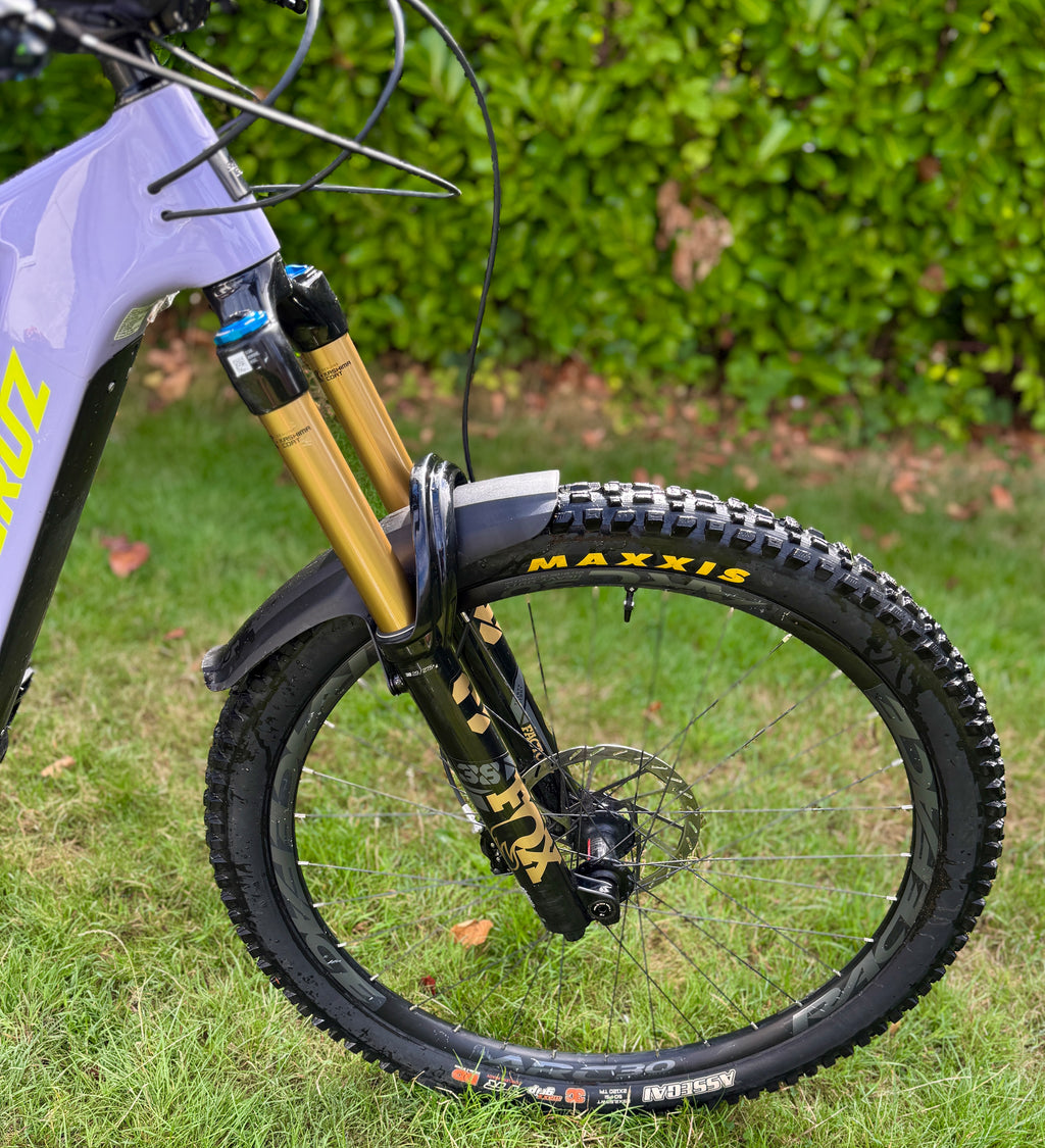Santa Cruz Bullit CC MX | Large | Upgraded | Spare Battery